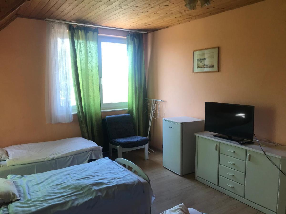 Francoise Szálló Balatonlelle Exterior foto